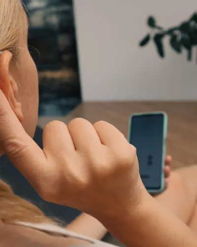 Comment fonctionnent les appareils auditifs connectés ?